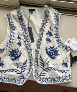 Chaleco de Gabardina con Bordados Azules