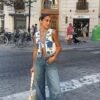 Chaleco de Gabardina con Bordados Azules