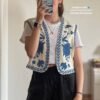 Chaleco de Gabardina con Bordados Azules